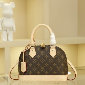 23.5 x 17.5 x 11.5 cm (Length x Height x Width)